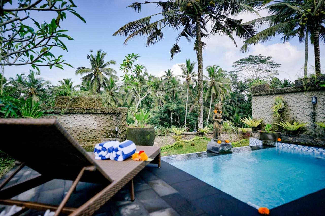 Villa Alvia Joglo House & Private Pool à Tampaksiring Extérieur photo